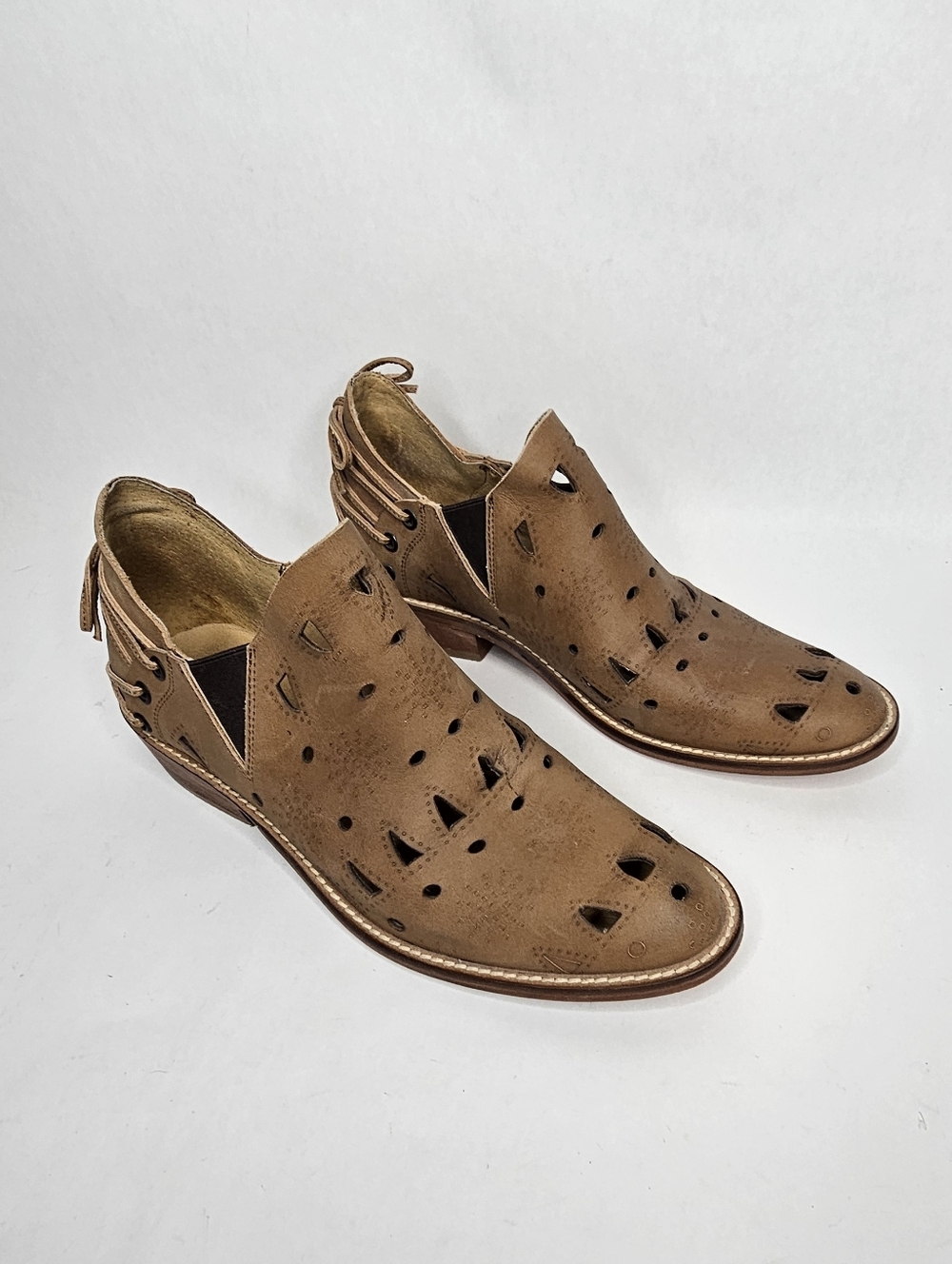 Musse & Cloud "Coolise" laser-cut leather ankle booties 10 - Picture 3 of 13